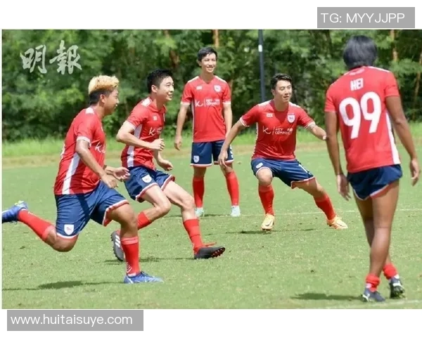 穿上便装后依旧帅气的足球明星们瞬间引爆时尚潮流